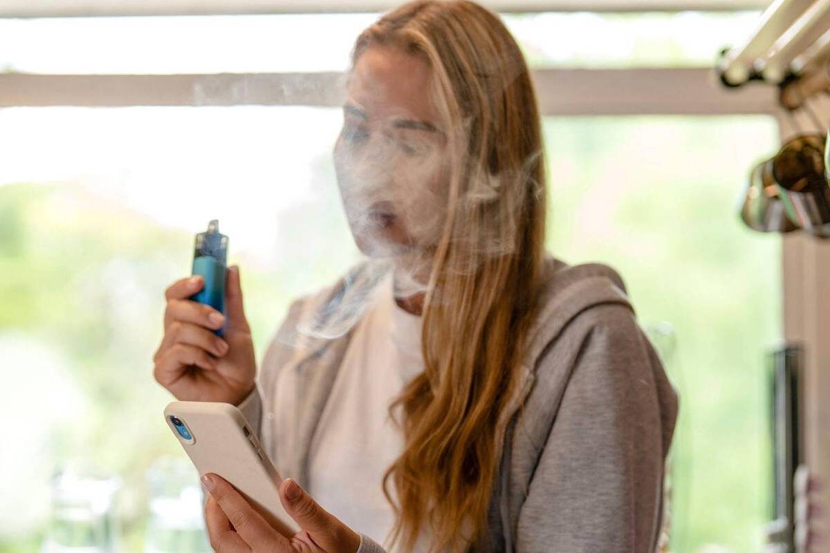Alerta vermelho: médicos dizem que vapes prejudicam crianças e jovens — e seu treino pode sentir o impacto